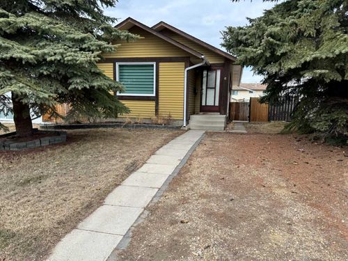6 Duncan Crescent, Home with 4 bedrooms, 1 bathrooms and null parking in Red Deer AB | Card Image