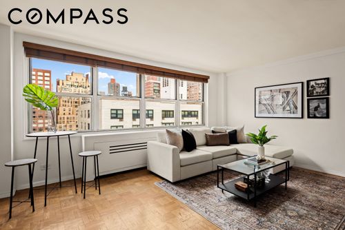12r-310 E 70th St, New York, NY, 10021-8622 | Card Image
