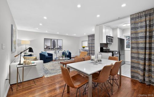 apt-2a-1 Toms Point Ln, Port Washington, NY, 11050-2128 | Card Image