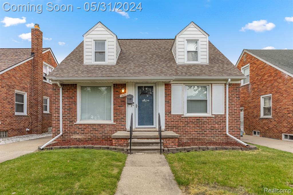 Robindale Ave, Dearborn, MI 48128