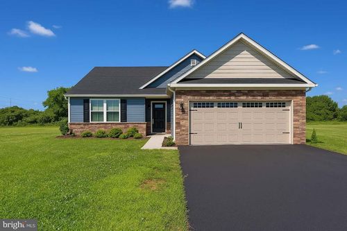 794 Switchgrass Ct, BUNKER HILL, WV, 25413-1128 | Card Image