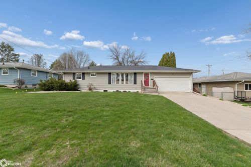 706 6th St Se, Mason City, IA, 50401-4156 | Card Image