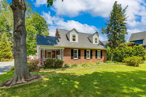 1571 Hillcrest Ave, LANCASTER, PA, 17601-5221 | Card Image