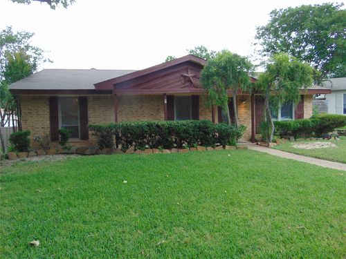 10835 Hayfield Dr, Dallas, TX, 75238-2929 | Card Image