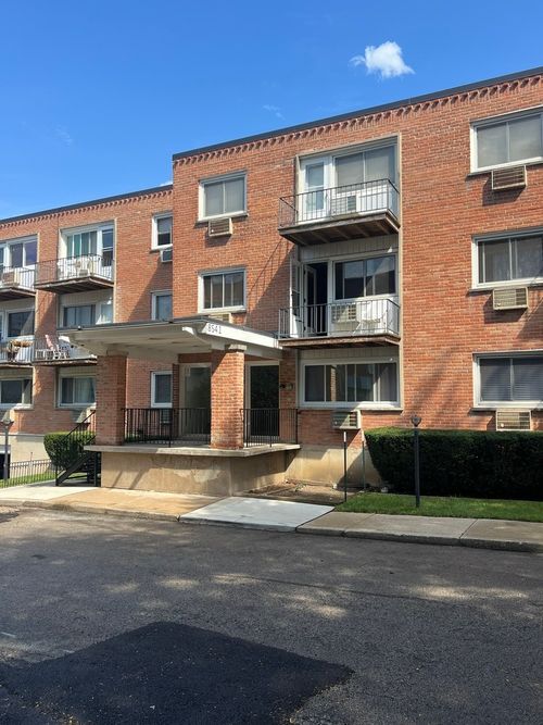 916-8541 Lotus Ave, Skokie, IL, 60077-5101 | Card Image