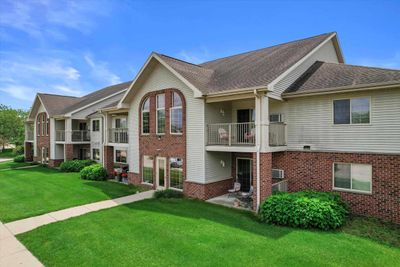 205 - W1064 Marietta Avenue, Condo with 1 bedrooms, 1 bathrooms and null parking in Ixonia WI | Image 2