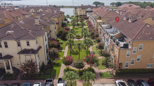 22 Tassia Ln, Houston, TX, 77058-4379 | Card Image