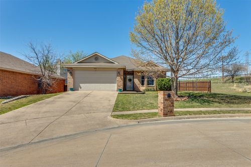 10400 January Cir, Benbrook, TX, 76126-4605 | Card Image