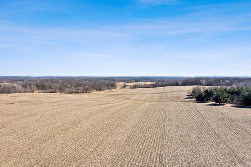 39889 Quinlan Ave, CENTER CITY, MN, 55012-7529 | Card Image