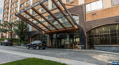 250 Gorge Rd, Cliffside Park, NJ, 07010-1301 | Card Image