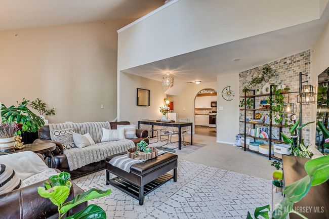 52 Central Square Park, Townhouse with 2 bedrooms, 2 bathrooms and null parking in Metuchen NJ | Image 19