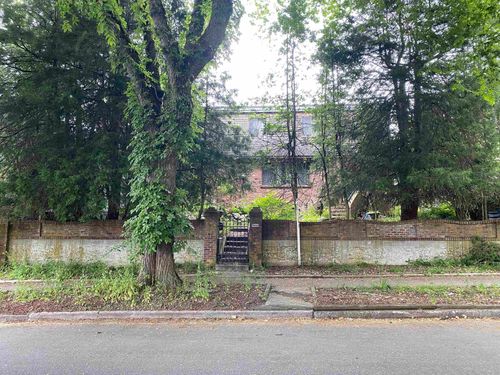 2371 E 6th Ave, Vancouver, BC, V5N1R4 | Card Image