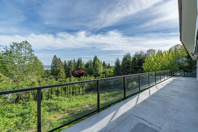 520 Ballantree Pl, House other with 6 bedrooms, 4 bathrooms and 4 parking in West Vancouver BC | Image 36