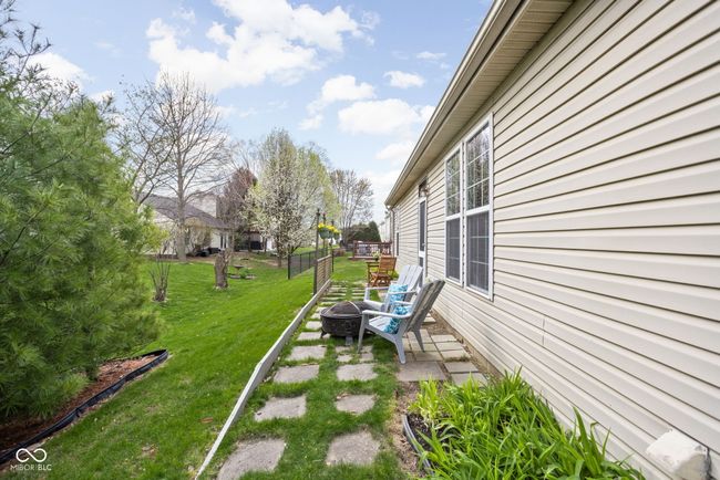 Quaint backyard! | Image 20
