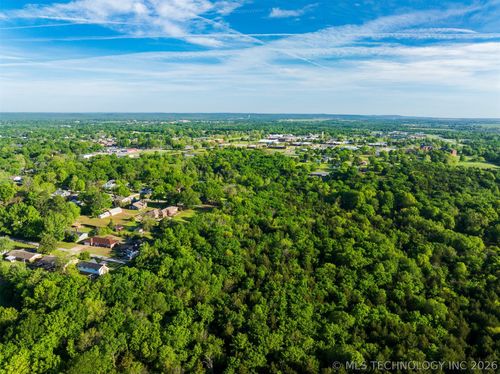 1928 E 9th Street, Okmulgee, OK, 74447 | Card Image