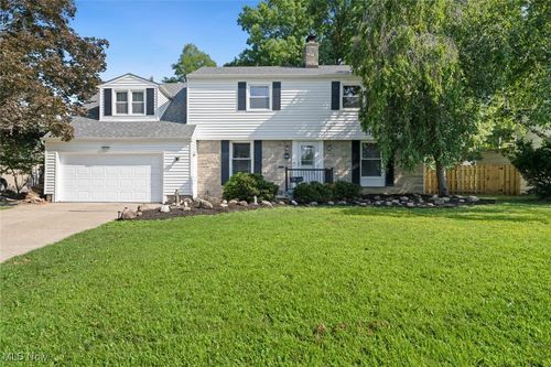 20200 Kramer Dr, Rocky River, OH, 44116-2404 | Card Image