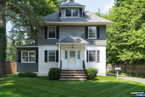 12 Pine St, Closter, NJ, 07624-1007 | Card Image