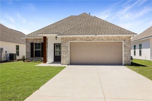 217 Covington Cottage Ln, Covington, LA, 70433-9072 | Card Image