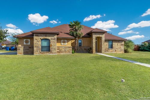 1758 Crooked Crk, Pleasanton, TX, 78064-4512 | Card Image