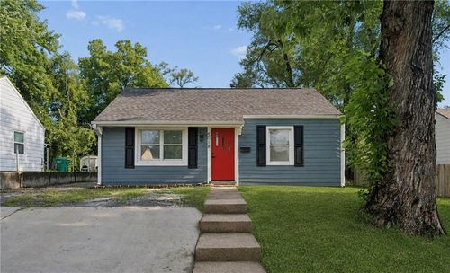 5018 Locust Ave, Kansas City, KS, 66106-3451 | Card Image