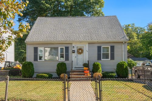 124 Windham Rd, Boston, MA, 02136-1822 | Card Image