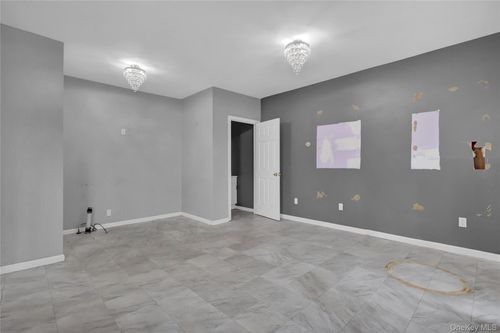 13 Carpenter St, Glen Cove, NY, 11542-2673 | Card Image