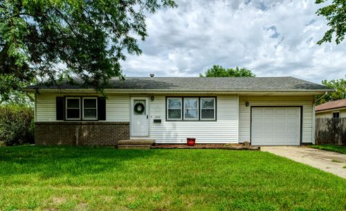 1010 Middle Rd, Camanche, IA, 52730-1032 | Card Image