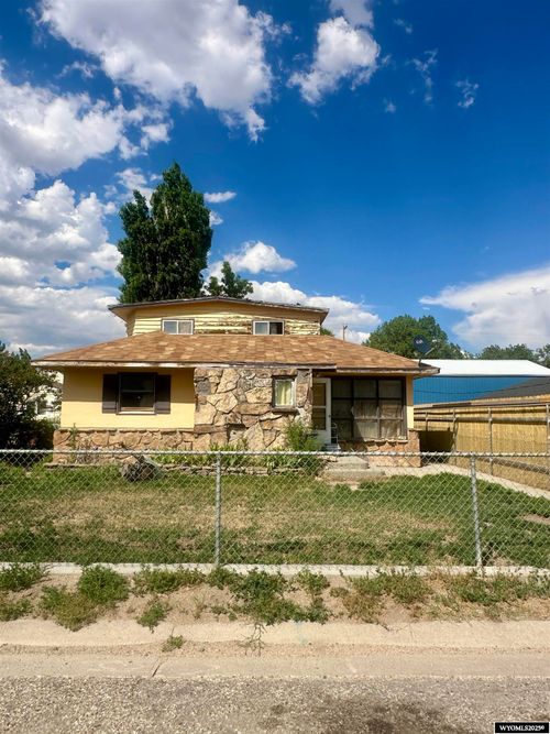 410 Morgan Ave, Mills, WY, 82644-5110 | Card Image