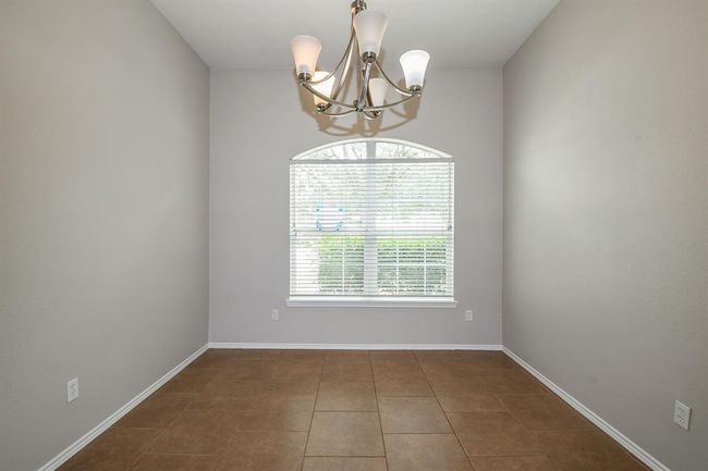 1907 Meadow Edge Ln, House other with 3 bedrooms, 2 bathrooms and 2 parking in Spring TX | Image 8