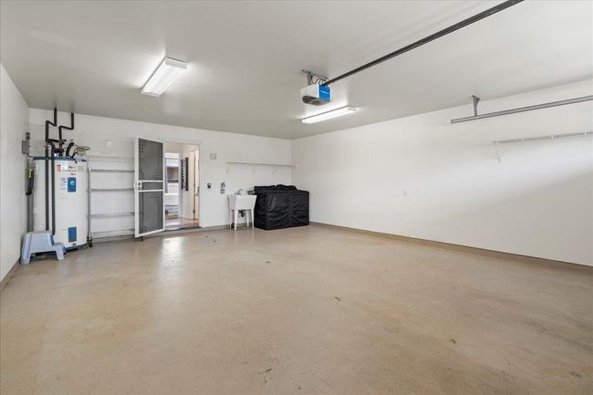 Garage | Image 12