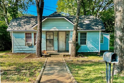 118 N Bermuda St, Lacy Lakeview, TX, 76705-1933 | Card Image