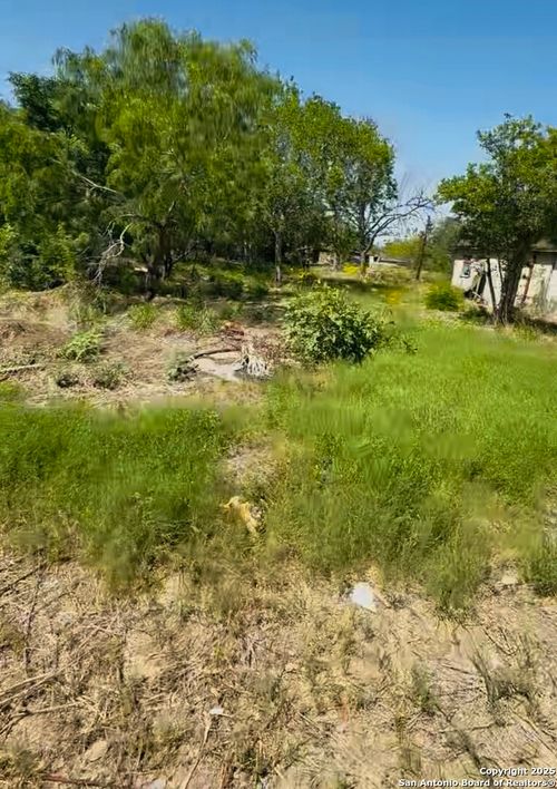 1025 Ohio St, Robstown, TX, 78380-3418 | Card Image