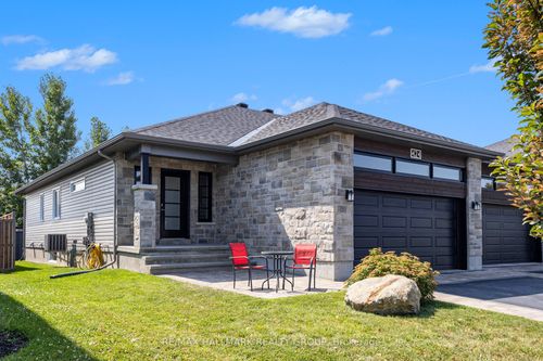 424 Twilight Ave, Russell, ON, K4R0E7 | Card Image