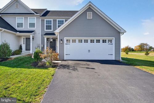 28-7455 Saint Patrick Ct, ABBOTTSTOWN, PA, 17301-6801 | Card Image