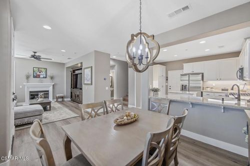 274 Via Antonio, Newbury Park, CA, 91320-7017 | Card Image