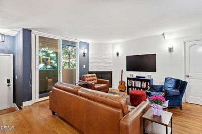 7 - 12th Street, Condo with 3 bedrooms, 2 bathrooms and 1 parking in Santa Monica CA | Image 2