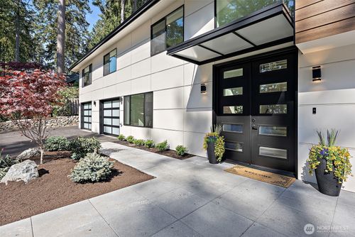 111 Point Fosdick Cir Nw, Gig Harbor, WA, 98335-7858 | Card Image