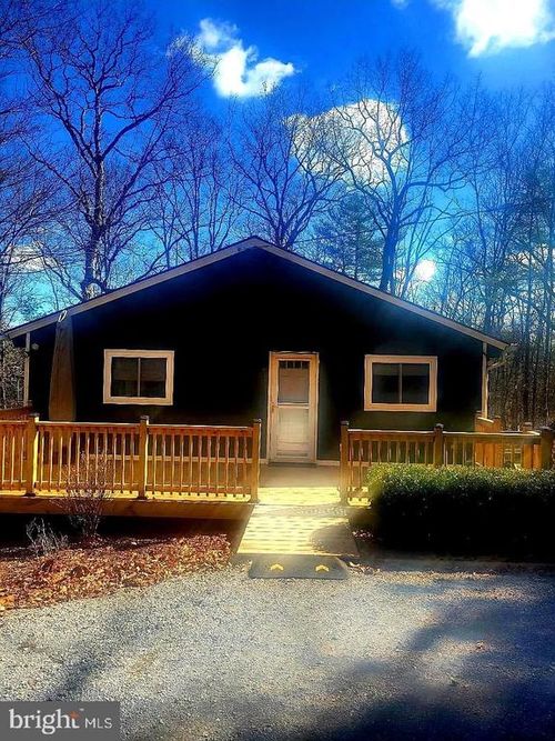 151 Bent Oak Rd, HEDGESVILLE, WV, 25427-6080 | Card Image