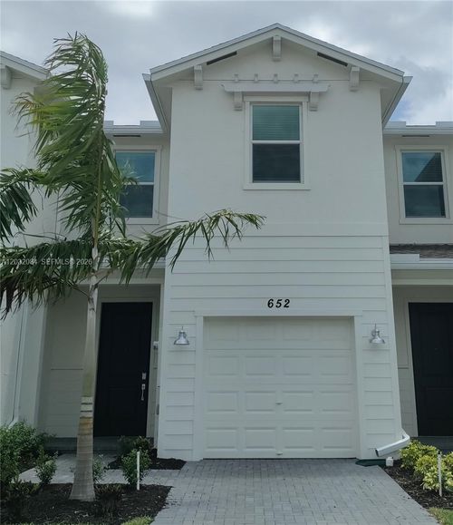 652 Se Lake Falls St, Port St. Lucie, FL, 34984 | Card Image