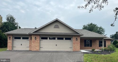 6937 Fairway Dr E, FAYETTEVILLE, PA, 17222-9406 | Card Image