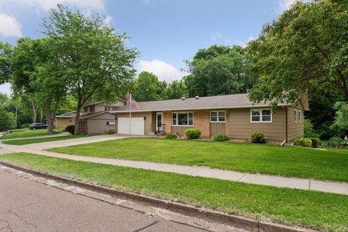 1535 Woodland Dr, Red Wing, MN, 55066-2945 | Card Image