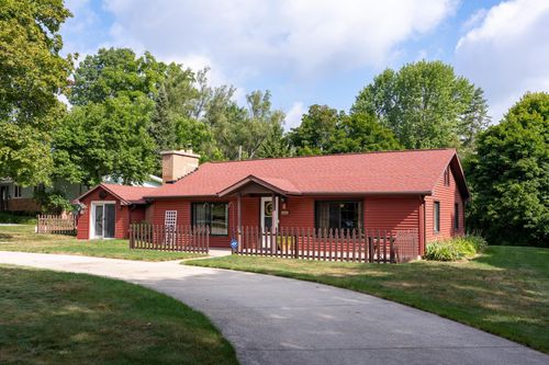 604 Hopkins St, Mt Pleasant, MI, 48858-3717 | Card Image