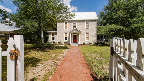 87 Bay Ave, DeFuniak Springs, FL, 32435-2501 | Card Image