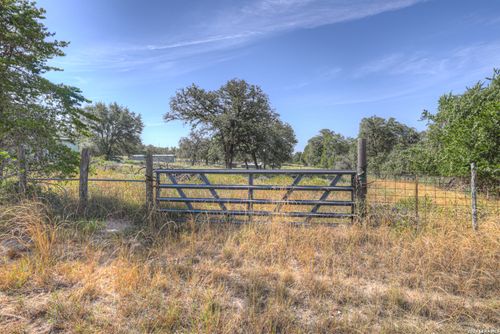 3912 Hickory Forrest Dr, Seguin, TX, 78155-0019 | Card Image