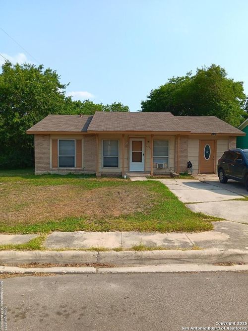 4830 Borchers Dr, Kirby, TX, 78219-1952 | Card Image