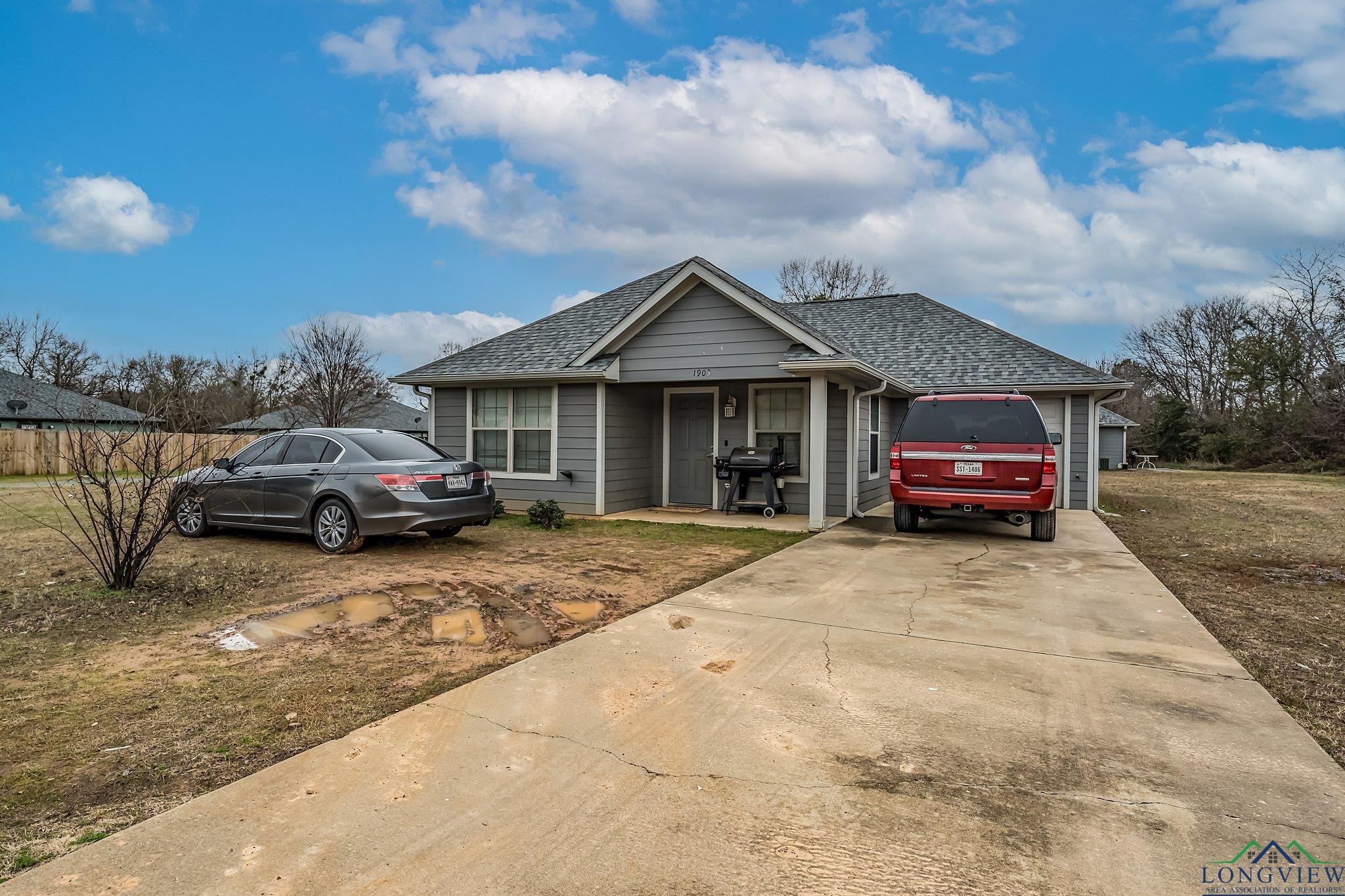 Meadowgreen Dr, Kilgore, TX 75662