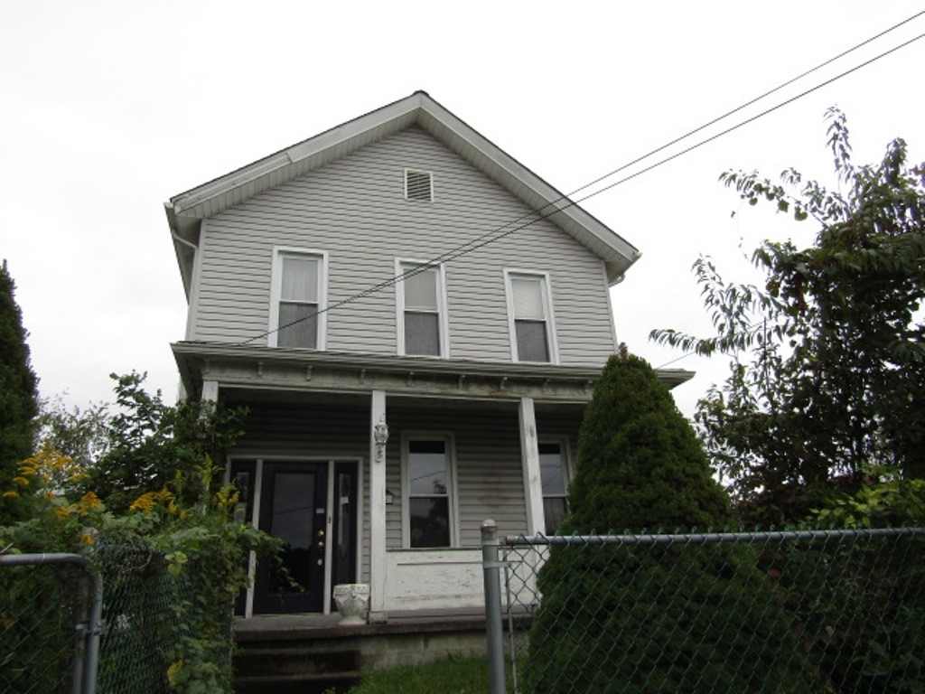 Hancock St, Monongahela, PA 15063