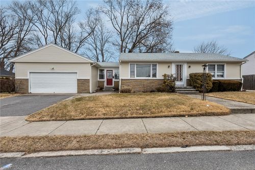 151 Chestnut Hill Ave, Cranston, RI, 02920-6920 | Card Image