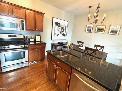56619 Sunset Dr, Shelby Township, MI, 48316-5747 | Card Image
