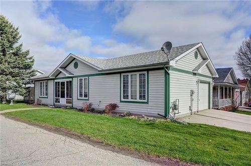 176 Wesley Cres, Waterloo, ON, N2J4G8 | Card Image